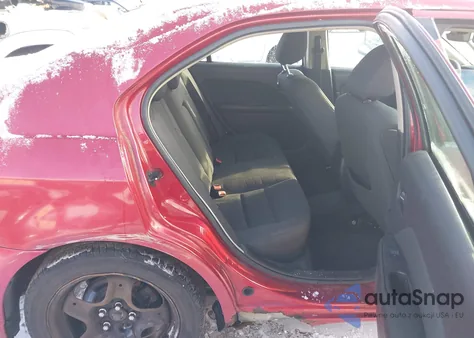 2010 Ford Fusion Se z USA, uszkodzony, nr VIN 3FAHP0HA6AR321527